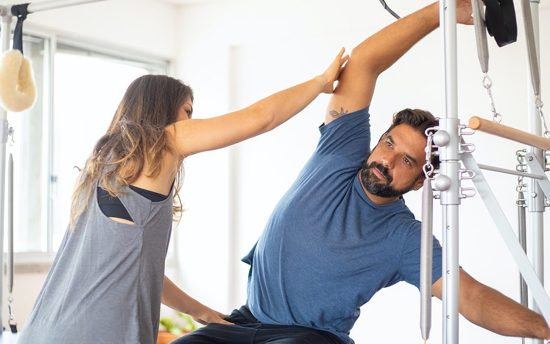 Should You Visit A Physical Therapy Clinic or Work with In-Home PT?